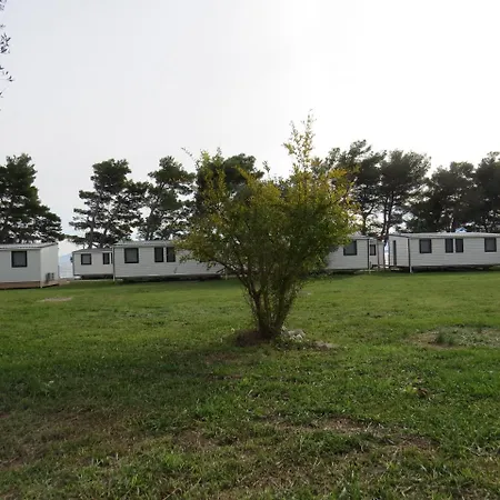 Kamp Dole - Navores * Živogošće